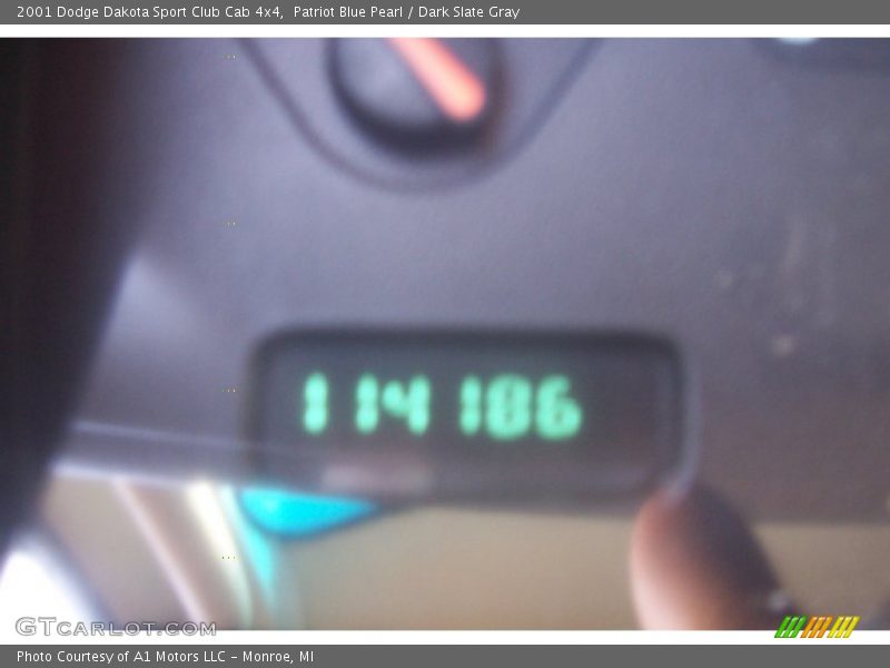 Patriot Blue Pearl / Dark Slate Gray 2001 Dodge Dakota Sport Club Cab 4x4