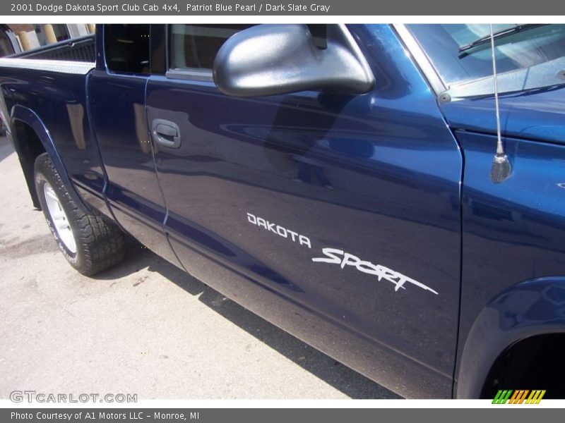 Patriot Blue Pearl / Dark Slate Gray 2001 Dodge Dakota Sport Club Cab 4x4