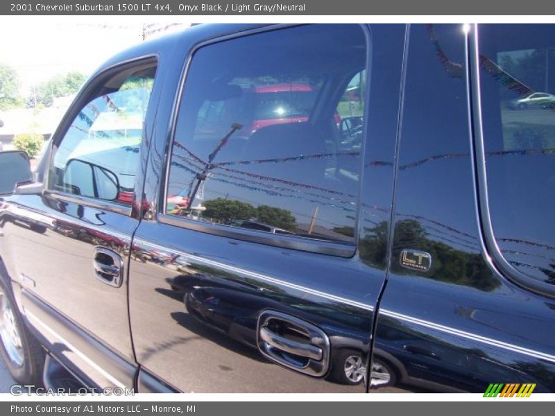 Onyx Black / Light Gray/Neutral 2001 Chevrolet Suburban 1500 LT 4x4
