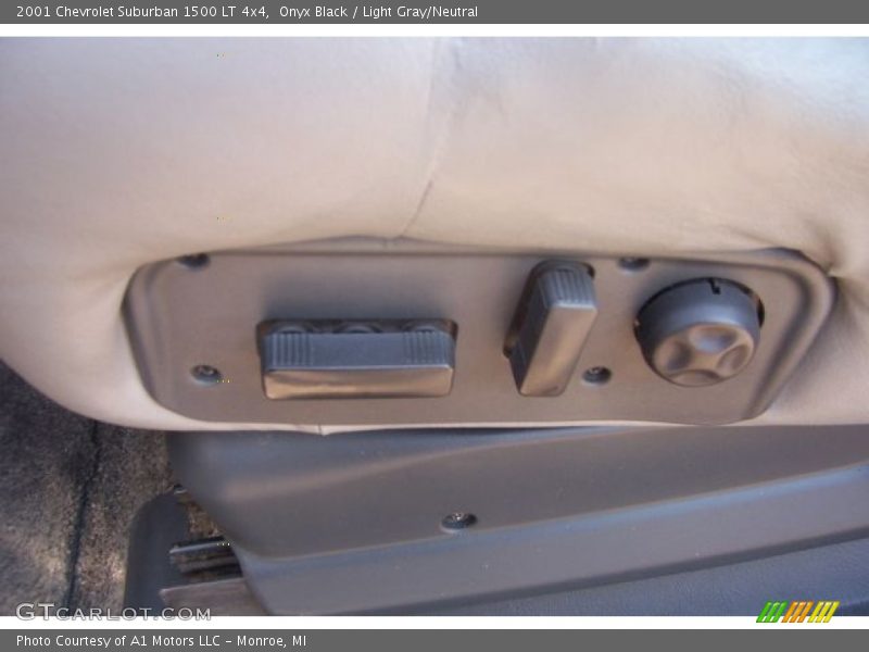 Onyx Black / Light Gray/Neutral 2001 Chevrolet Suburban 1500 LT 4x4