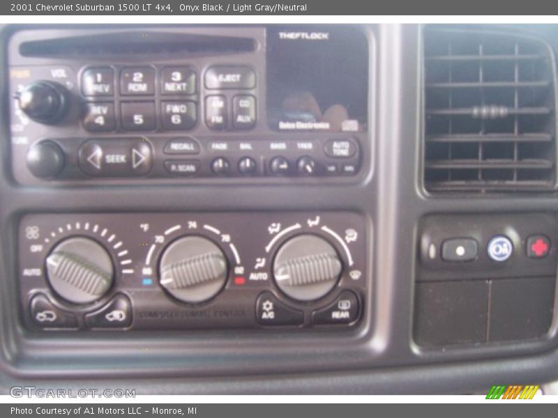 Onyx Black / Light Gray/Neutral 2001 Chevrolet Suburban 1500 LT 4x4