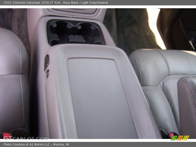 Onyx Black / Light Gray/Neutral 2001 Chevrolet Suburban 1500 LT 4x4