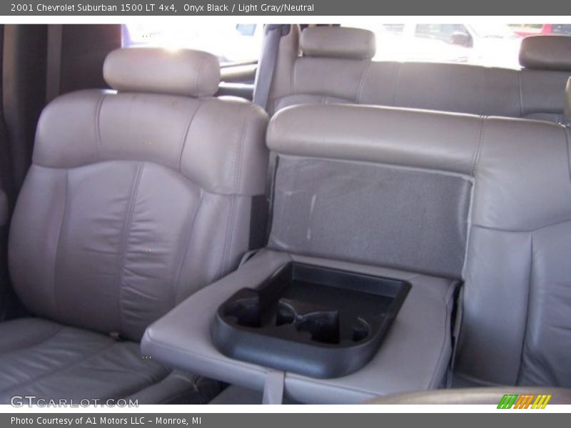 Onyx Black / Light Gray/Neutral 2001 Chevrolet Suburban 1500 LT 4x4