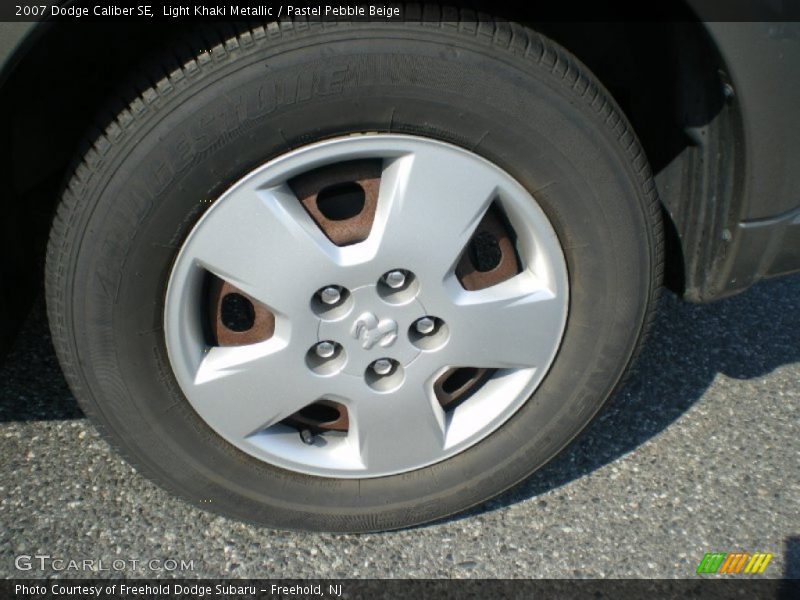 Light Khaki Metallic / Pastel Pebble Beige 2007 Dodge Caliber SE