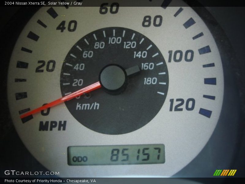 Solar Yellow / Gray 2004 Nissan Xterra SE