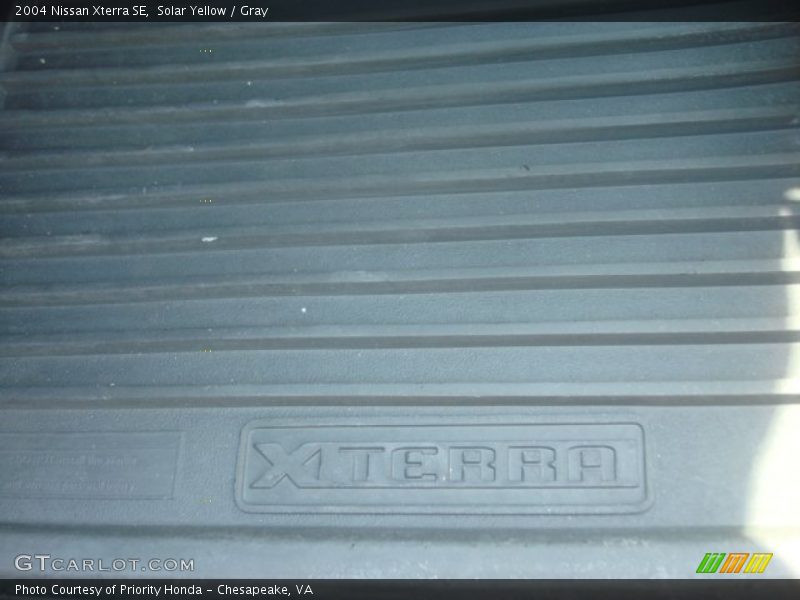 Solar Yellow / Gray 2004 Nissan Xterra SE