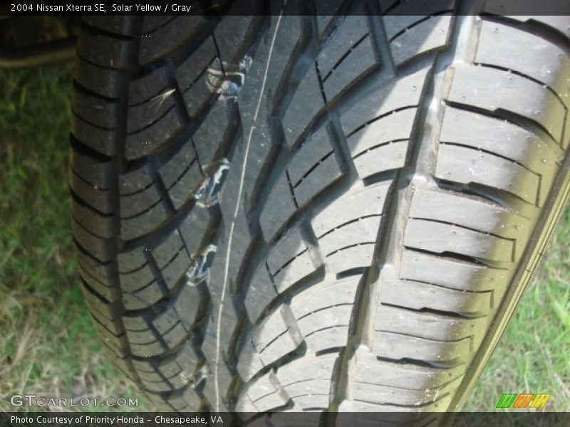 Solar Yellow / Gray 2004 Nissan Xterra SE