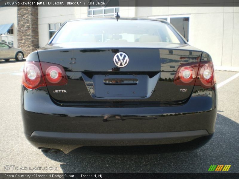 Black Uni / Pure Beige 2009 Volkswagen Jetta TDI Sedan