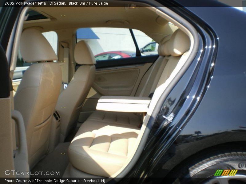 Black Uni / Pure Beige 2009 Volkswagen Jetta TDI Sedan