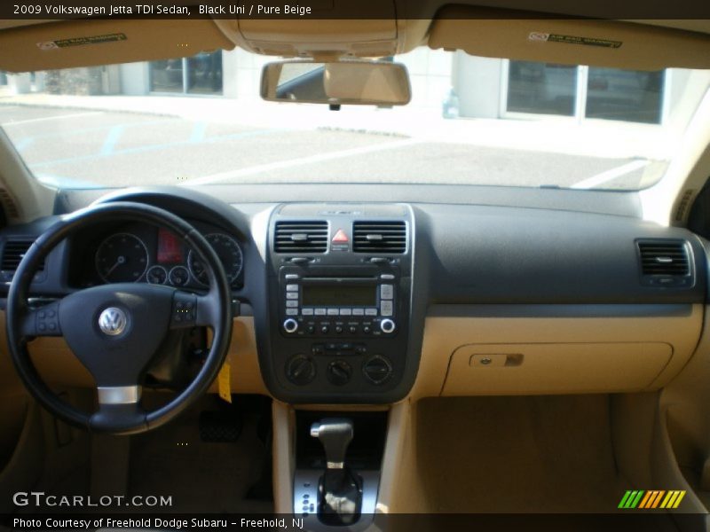 Black Uni / Pure Beige 2009 Volkswagen Jetta TDI Sedan