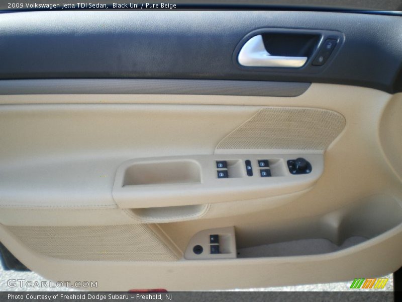 Black Uni / Pure Beige 2009 Volkswagen Jetta TDI Sedan