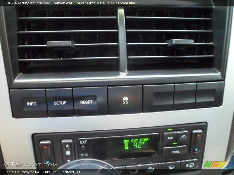 Silver Birch Metallic / Charcoal Black 2007 Mercury Mountaineer Premier AWD