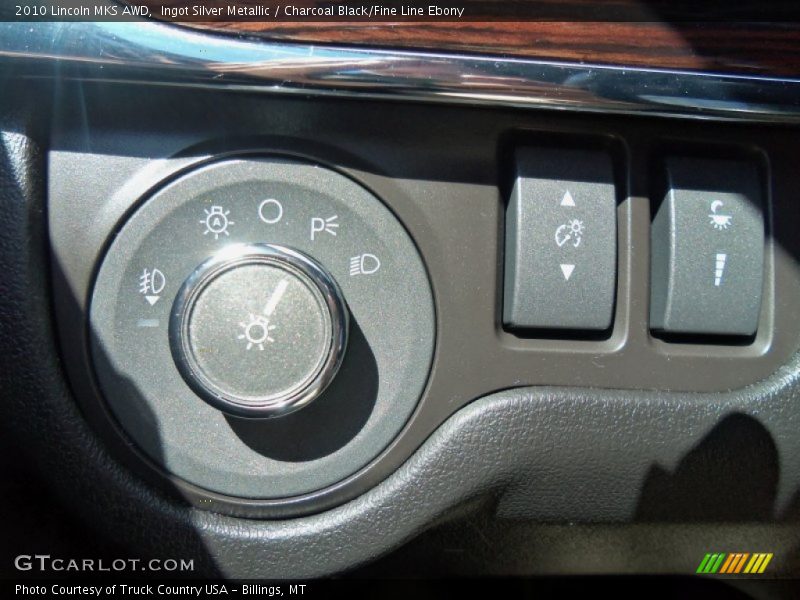 Ingot Silver Metallic / Charcoal Black/Fine Line Ebony 2010 Lincoln MKS AWD