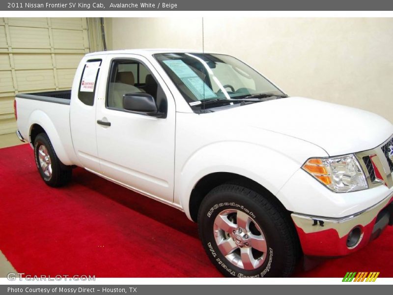 Avalanche White / Beige 2011 Nissan Frontier SV King Cab