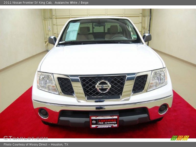 Avalanche White / Beige 2011 Nissan Frontier SV King Cab
