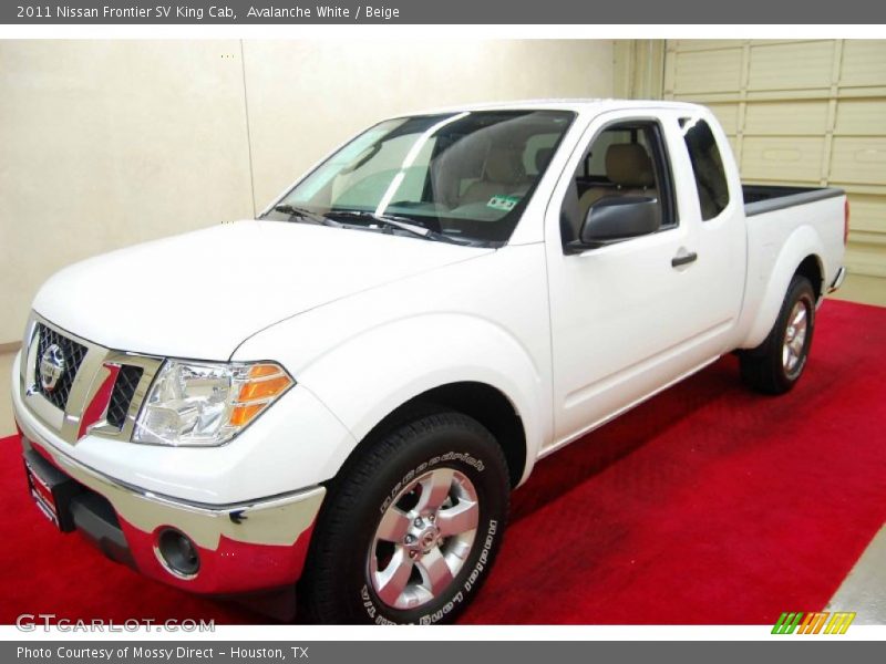 Avalanche White / Beige 2011 Nissan Frontier SV King Cab