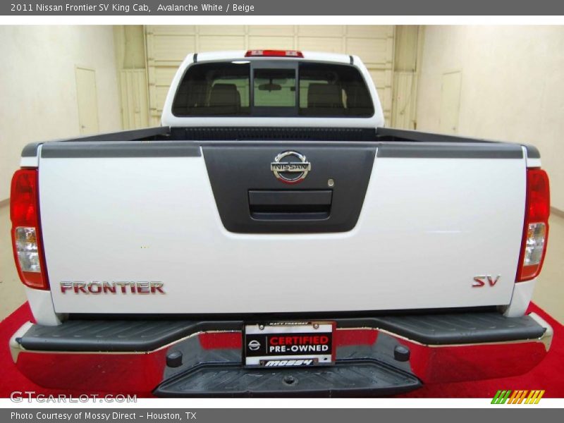 Avalanche White / Beige 2011 Nissan Frontier SV King Cab