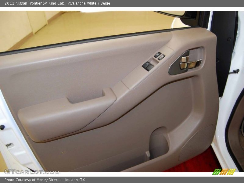 Avalanche White / Beige 2011 Nissan Frontier SV King Cab