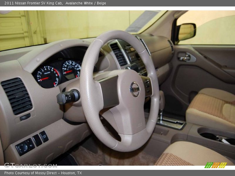 Avalanche White / Beige 2011 Nissan Frontier SV King Cab