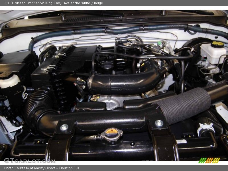 Avalanche White / Beige 2011 Nissan Frontier SV King Cab