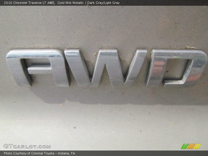 Gold Mist Metallic / Dark Gray/Light Gray 2010 Chevrolet Traverse LT AWD