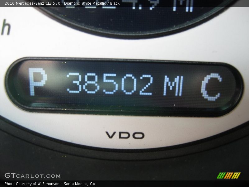 Diamond White Metallic / Black 2010 Mercedes-Benz CLS 550