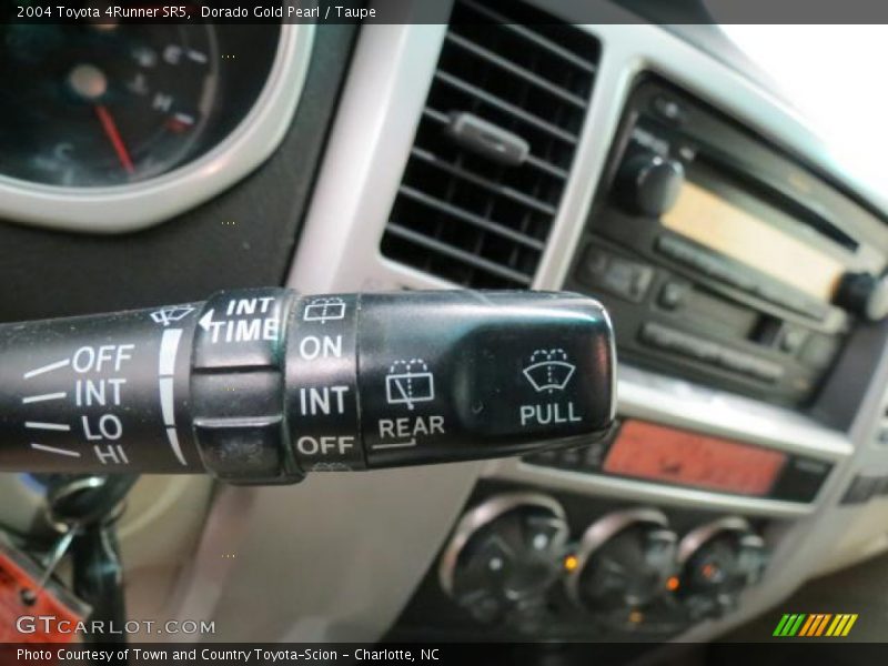 Dorado Gold Pearl / Taupe 2004 Toyota 4Runner SR5