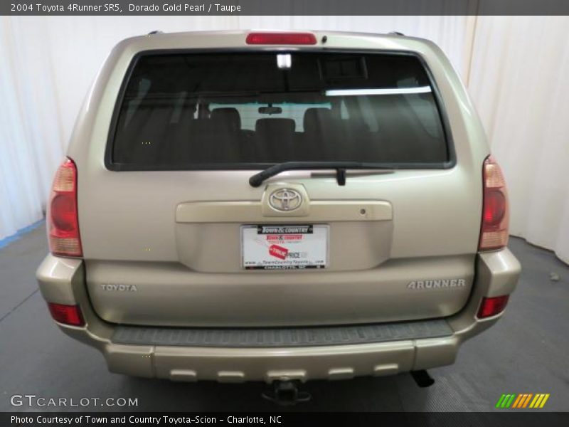 Dorado Gold Pearl / Taupe 2004 Toyota 4Runner SR5
