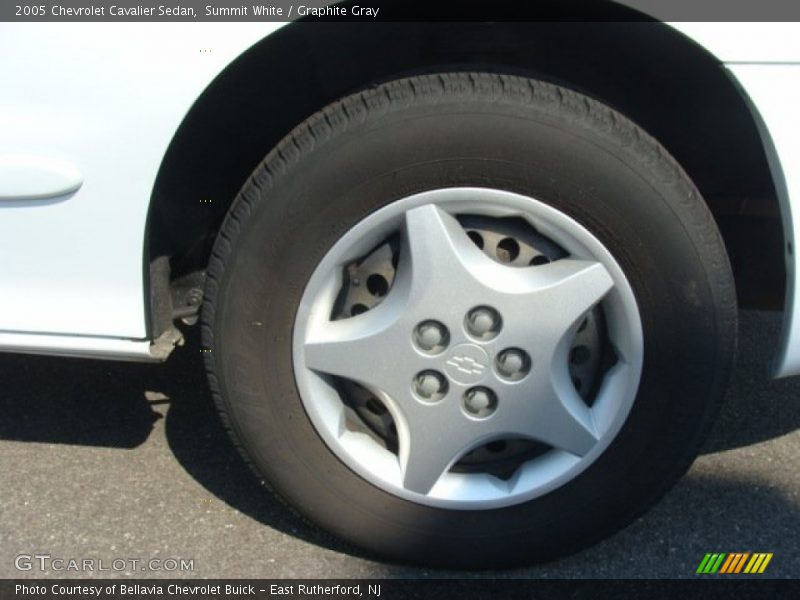 Summit White / Graphite Gray 2005 Chevrolet Cavalier Sedan