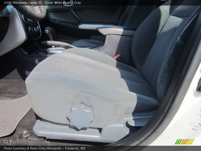 Dover White Pearl / Gray 2006 Mitsubishi Galant ES