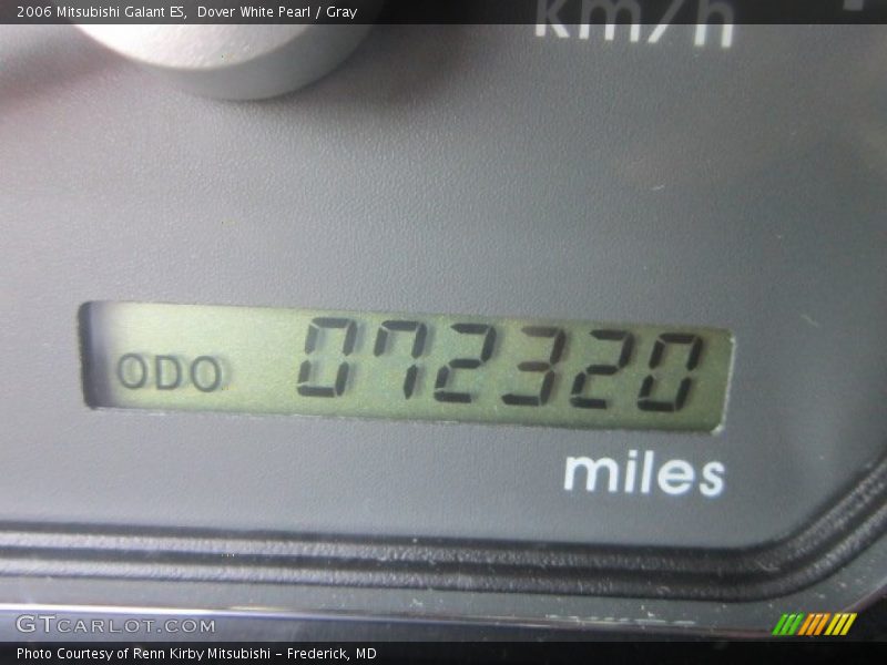 Dover White Pearl / Gray 2006 Mitsubishi Galant ES