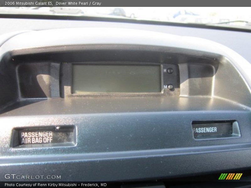 Dover White Pearl / Gray 2006 Mitsubishi Galant ES