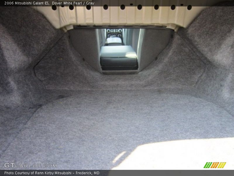 Dover White Pearl / Gray 2006 Mitsubishi Galant ES
