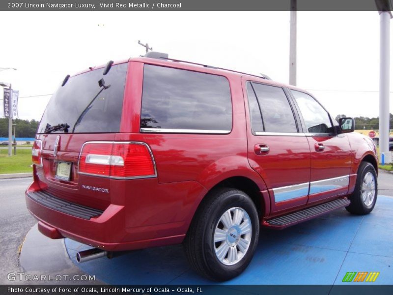 Vivid Red Metallic / Charcoal 2007 Lincoln Navigator Luxury