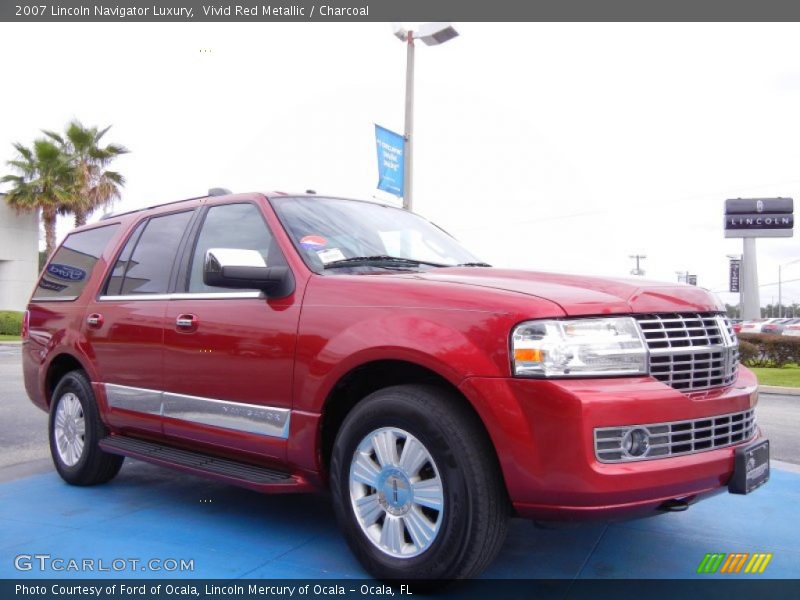 Vivid Red Metallic / Charcoal 2007 Lincoln Navigator Luxury