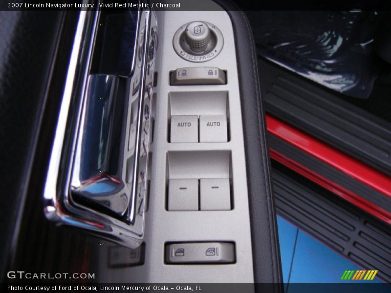 Vivid Red Metallic / Charcoal 2007 Lincoln Navigator Luxury