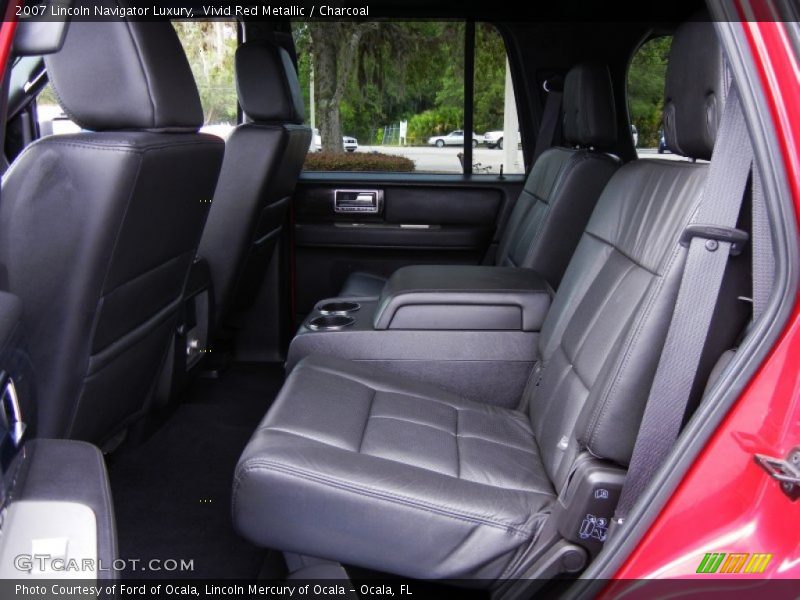 Vivid Red Metallic / Charcoal 2007 Lincoln Navigator Luxury