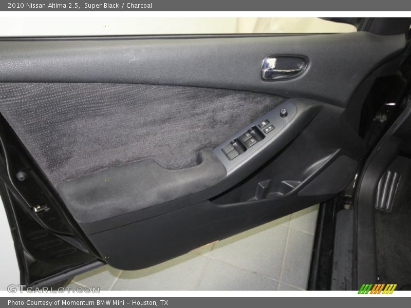 Super Black / Charcoal 2010 Nissan Altima 2.5