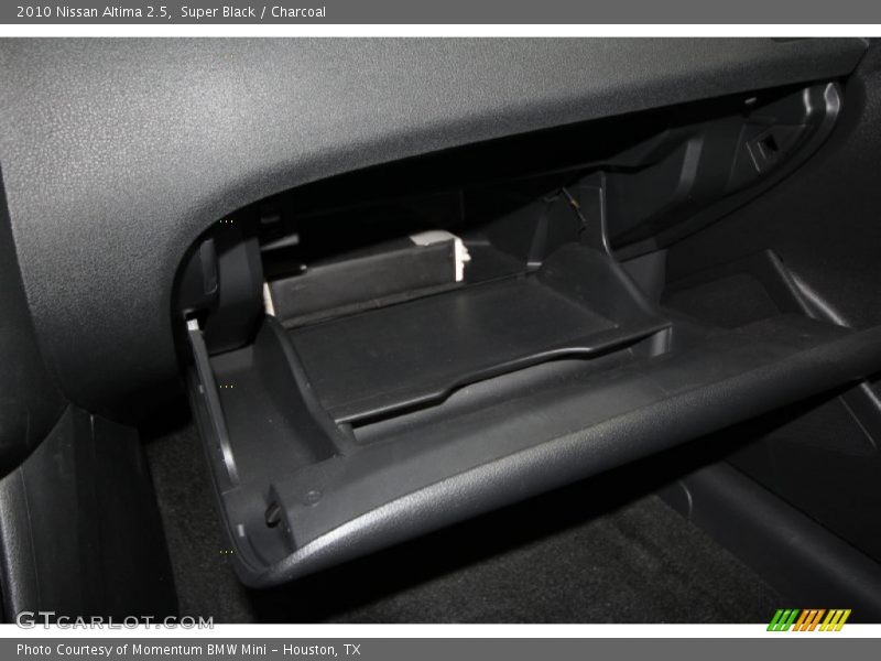 Super Black / Charcoal 2010 Nissan Altima 2.5
