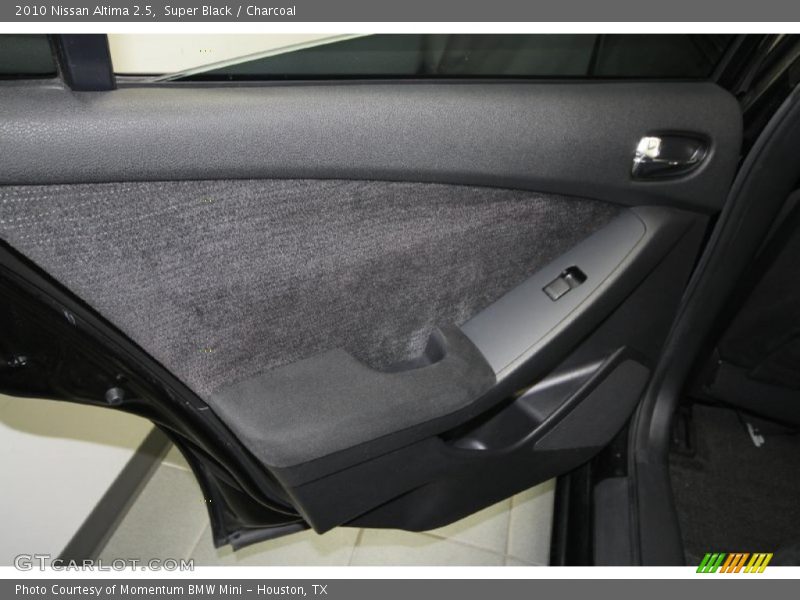 Super Black / Charcoal 2010 Nissan Altima 2.5