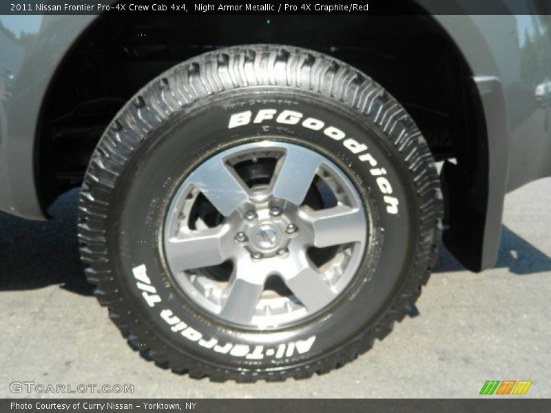 Night Armor Metallic / Pro 4X Graphite/Red 2011 Nissan Frontier Pro-4X Crew Cab 4x4