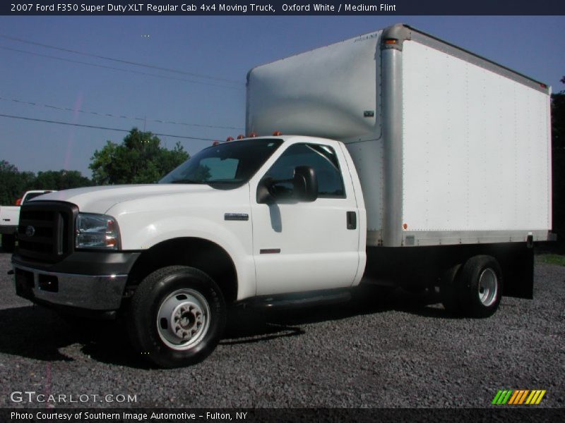 Oxford White / Medium Flint 2007 Ford F350 Super Duty XLT Regular Cab 4x4 Moving Truck