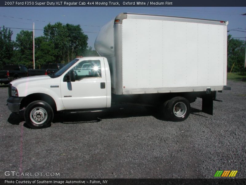 Oxford White / Medium Flint 2007 Ford F350 Super Duty XLT Regular Cab 4x4 Moving Truck