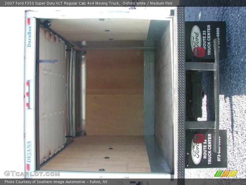 Oxford White / Medium Flint 2007 Ford F350 Super Duty XLT Regular Cab 4x4 Moving Truck
