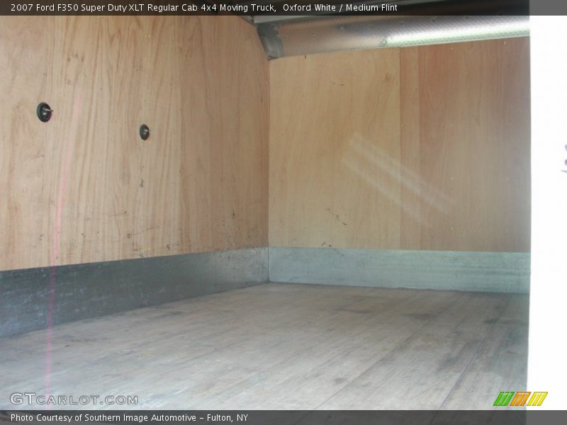 Oxford White / Medium Flint 2007 Ford F350 Super Duty XLT Regular Cab 4x4 Moving Truck