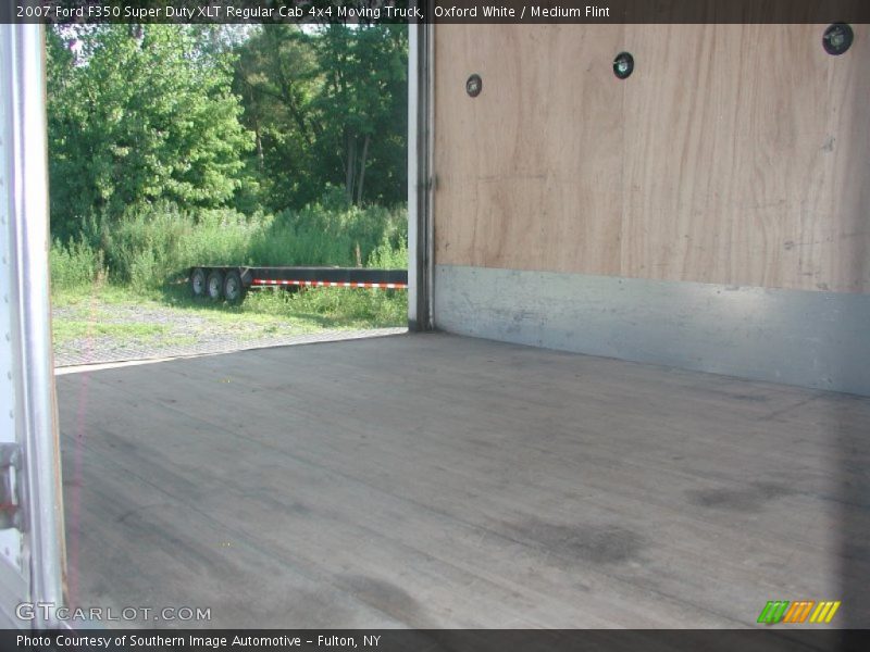 Oxford White / Medium Flint 2007 Ford F350 Super Duty XLT Regular Cab 4x4 Moving Truck