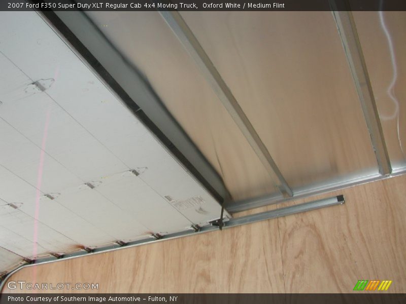 Oxford White / Medium Flint 2007 Ford F350 Super Duty XLT Regular Cab 4x4 Moving Truck