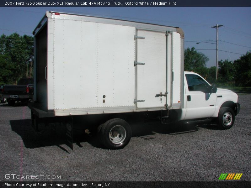 Oxford White / Medium Flint 2007 Ford F350 Super Duty XLT Regular Cab 4x4 Moving Truck
