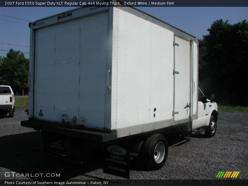 Oxford White / Medium Flint 2007 Ford F350 Super Duty XLT Regular Cab 4x4 Moving Truck