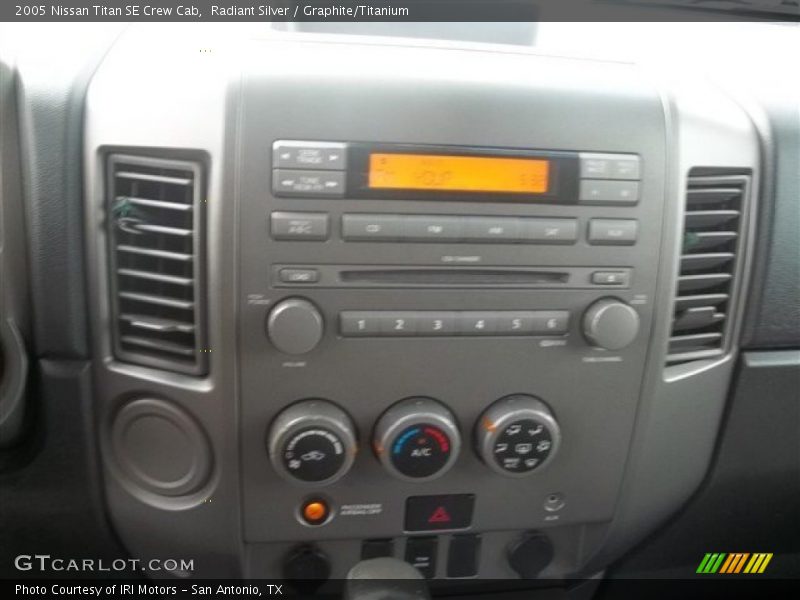Radiant Silver / Graphite/Titanium 2005 Nissan Titan SE Crew Cab
